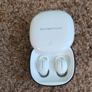 White Wireless Earbud Headphones